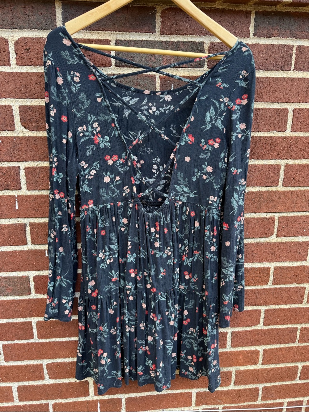 American Eagle Floral Dress, Open Back Detail, Flowy Size M